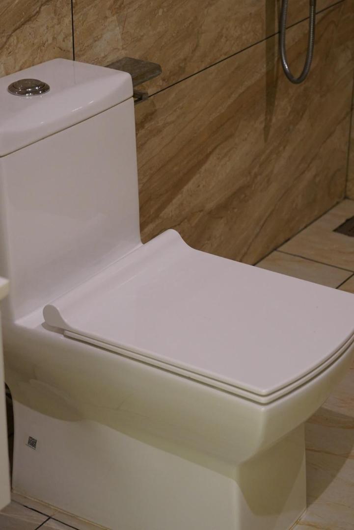 Kochi Dn Hotel מראה חיצוני תמונה
